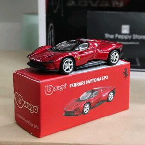 Ferrari Daytona SP3 Model Car 1/64 negotiable