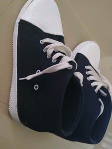 Stylish Black &amp; White Sneakers