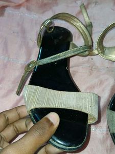 Latest Heels Foot Ware
