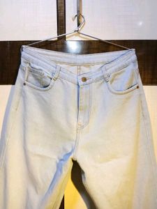 Wide Leg Light Wash Jeans