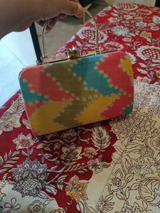 Multi Hand Clutch With Chain Sling