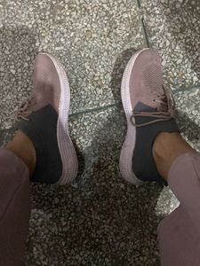 Get 2pairs Of Footwear