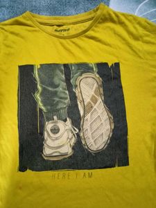 Distressed Wide-Leg Jeans &amp; T Shirt