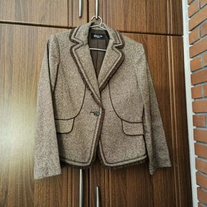 Classy short blazer with frills detail