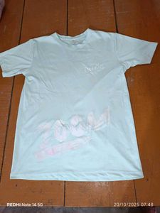 Stylish  Basic T-Shirt – Second Hand, Like New