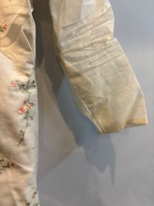Kurta With Embroidery And Lining