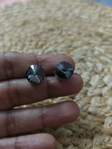 Stud Earrings - smoky grey crystals