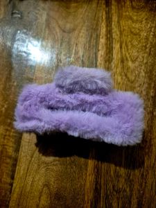Fuzzy Purple Claw Clip (1  piece)