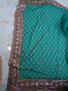 Multiple Colours Border Green Sadi 💚