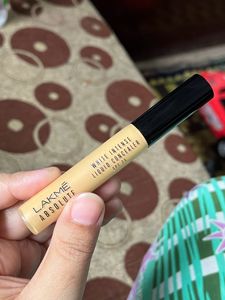 Lakme Absolute Concealer Shade Golden Medium