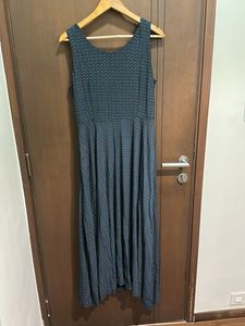 Elegant Blue Sleeveless Flared Dress – Size L