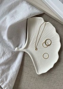 Leaf trinket tray