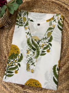 Floral Print V-Neck Kurta