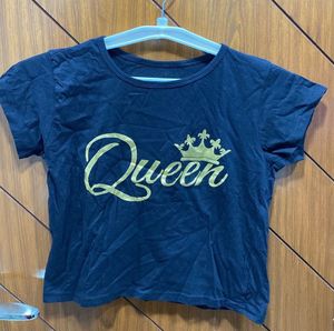 Queen Graphic Crop Tee