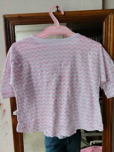 Combo of Twins T-shirt at 180 Very New