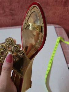 Embellished Toe Ring Sandals