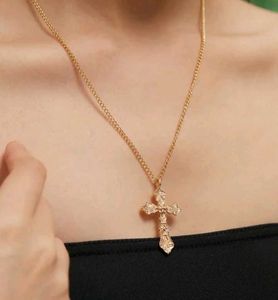 Geometric Artificial Jewellery — Pendant Necklace