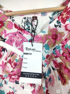 White Floral Print Bell Puff Sleeves Top (Women&#39;s)