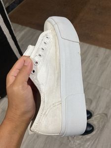 H&amp;M White Casual Shoes