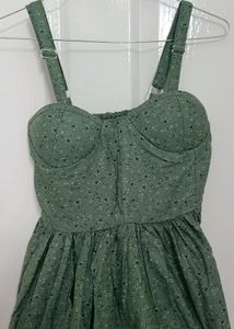 Green padded dress (Green Midi )