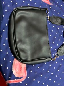 Trendy Aesthetic Sling Bag With A Small Pouch !