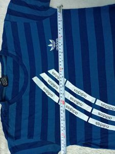 Adidas Tshirt M Size