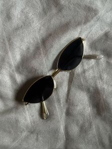 ASOS DESIGN Y2k cat eye sunglasses in gold