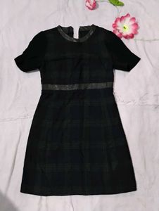 Checked Dress with Leather Accents(Bust-30)