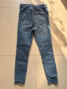 High waisted blue skinny jeans