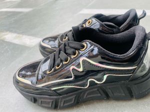 Lightly Worn Casual Sneakers – Like New!