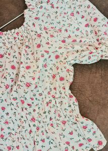 Floral Print Puff Sleeve Top