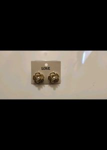 Elegant Flower Stud Earrings