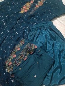 Elegant Embroidered Pant Kameez