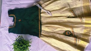 Onam SPL Bottle Green  Kerala Style Pattu Pavadai.