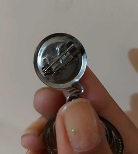 Elegant silver-tone brooch