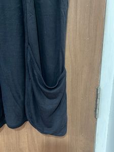 Umm Sleevesless Shrug