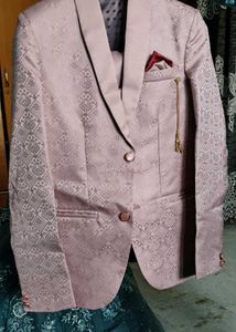 Stylish 5 Peice Suit For Man