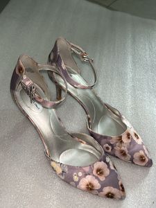 Bandolino Limited Heels