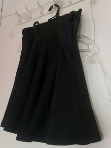 Ewa Young Black Two-Piece Outfit