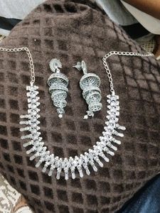Metal Necklace With Earrings