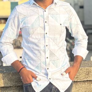 Men&#39;s Casual Shirt