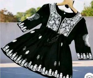 I&#39;m Selling A Tunic Top In Black Colour Georgette