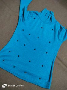 Girl&#39;s Blue Turtleneck Top