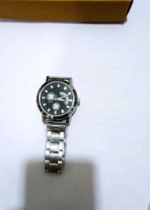 BRAND NEW Analog Watch (DEAL LIMITED TIME)