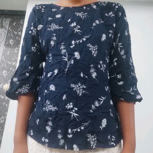 Bell Sleeved Blue N White Floral Design Top 💙🤍