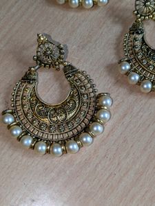 Maag Tila And Earings Set
