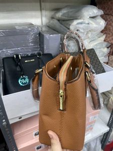MICHAEL KORS NEW SLING BAG WITH BOX