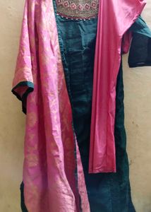 Emerald Green Embroidered Kurti Full Set