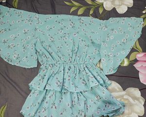 Floral Print Ruffle Top