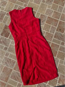 Chic Red Sleeveless Dress